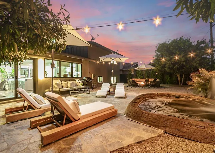 Solanova Designer Oasis With Cocktail Pool & Theater