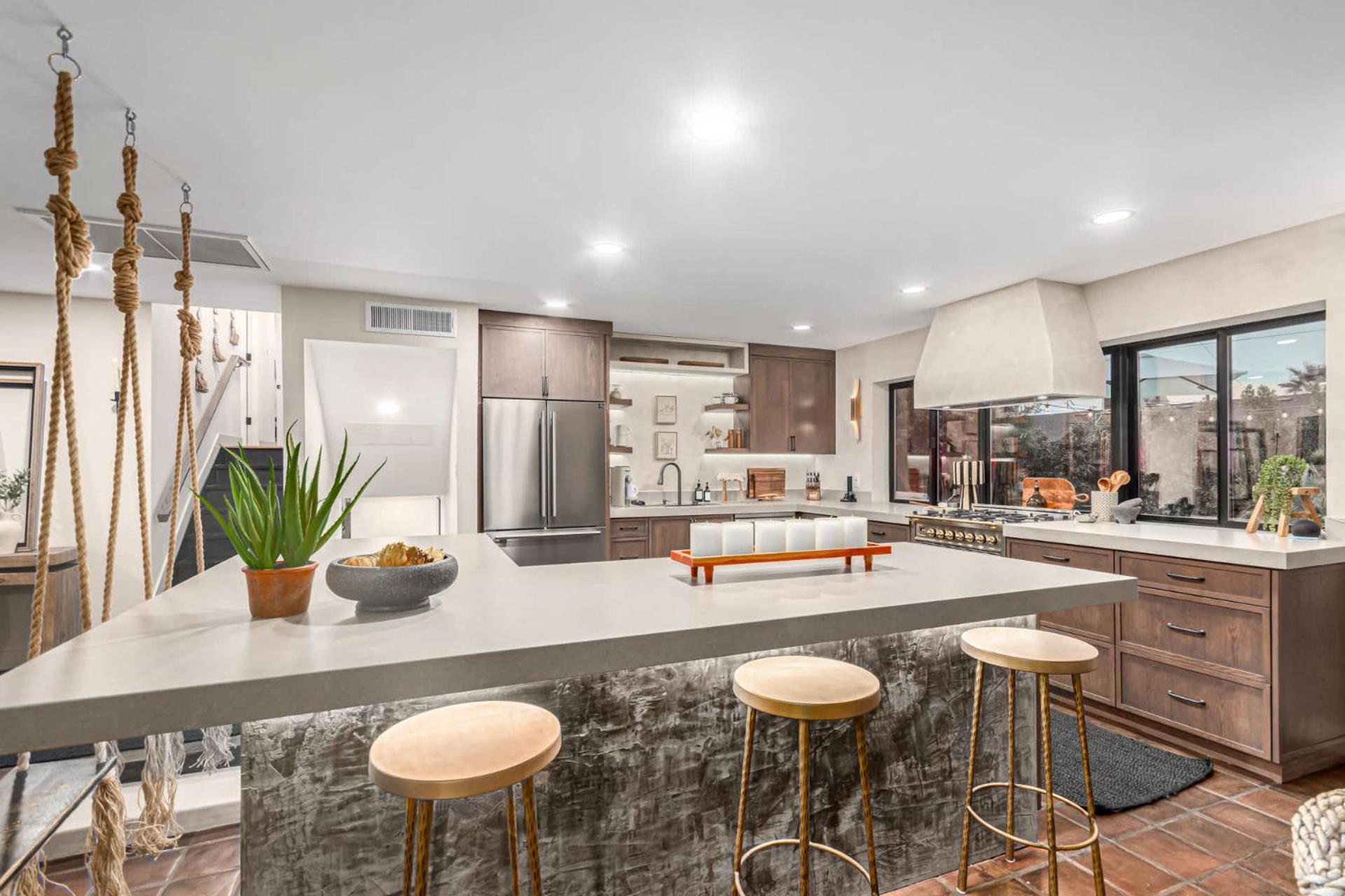 Solanova Designer Oasis With Cocktail Pool & Theater Holiday home Scottsdale